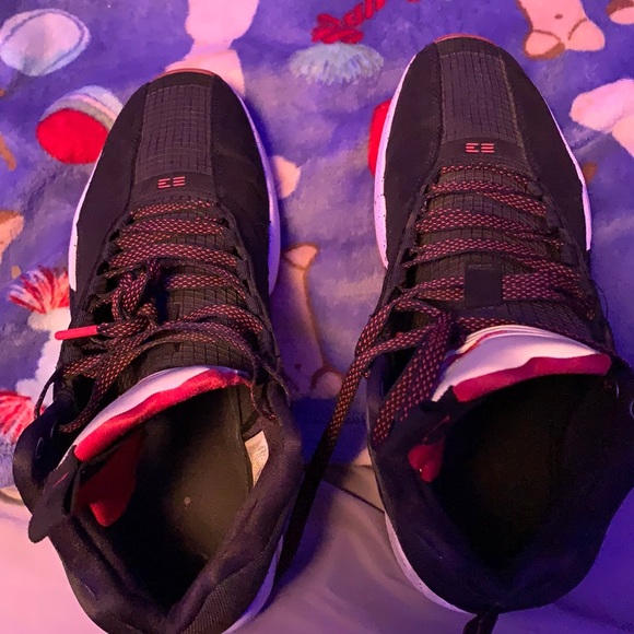 Grew out of them xxxv Jordan’s in good condition - Picture 1 of 5